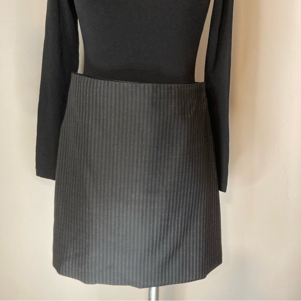 Theory skirt short mini black virgin wool Size 00 Waist 26